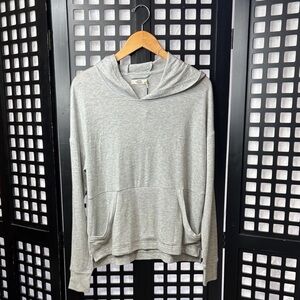 🩶 UGG Heather Gray Pullover Hoodie Stretch Cozy Sweatshirt Women M 🩶